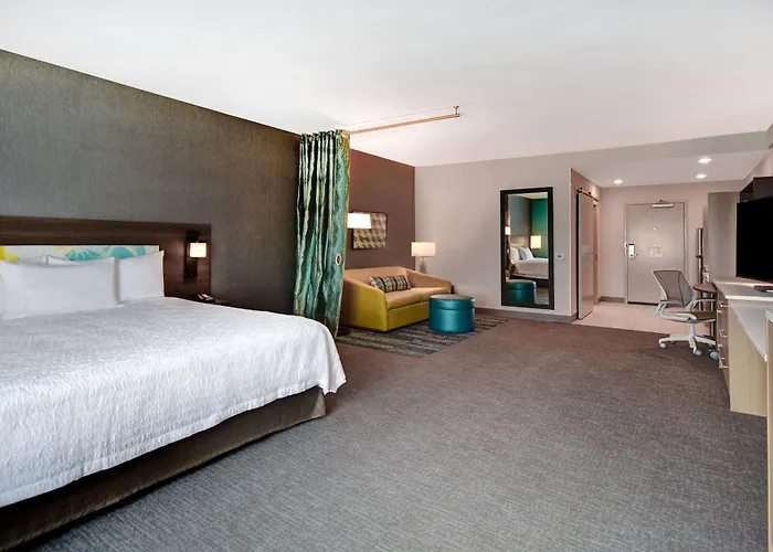 Hotel Home2 By Hilton Downtown 3*