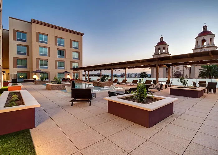 Hotel Home2 By Hilton Downtown 3*
