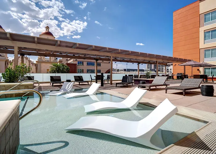 Hotel Home2 By Hilton Downtown Tucson